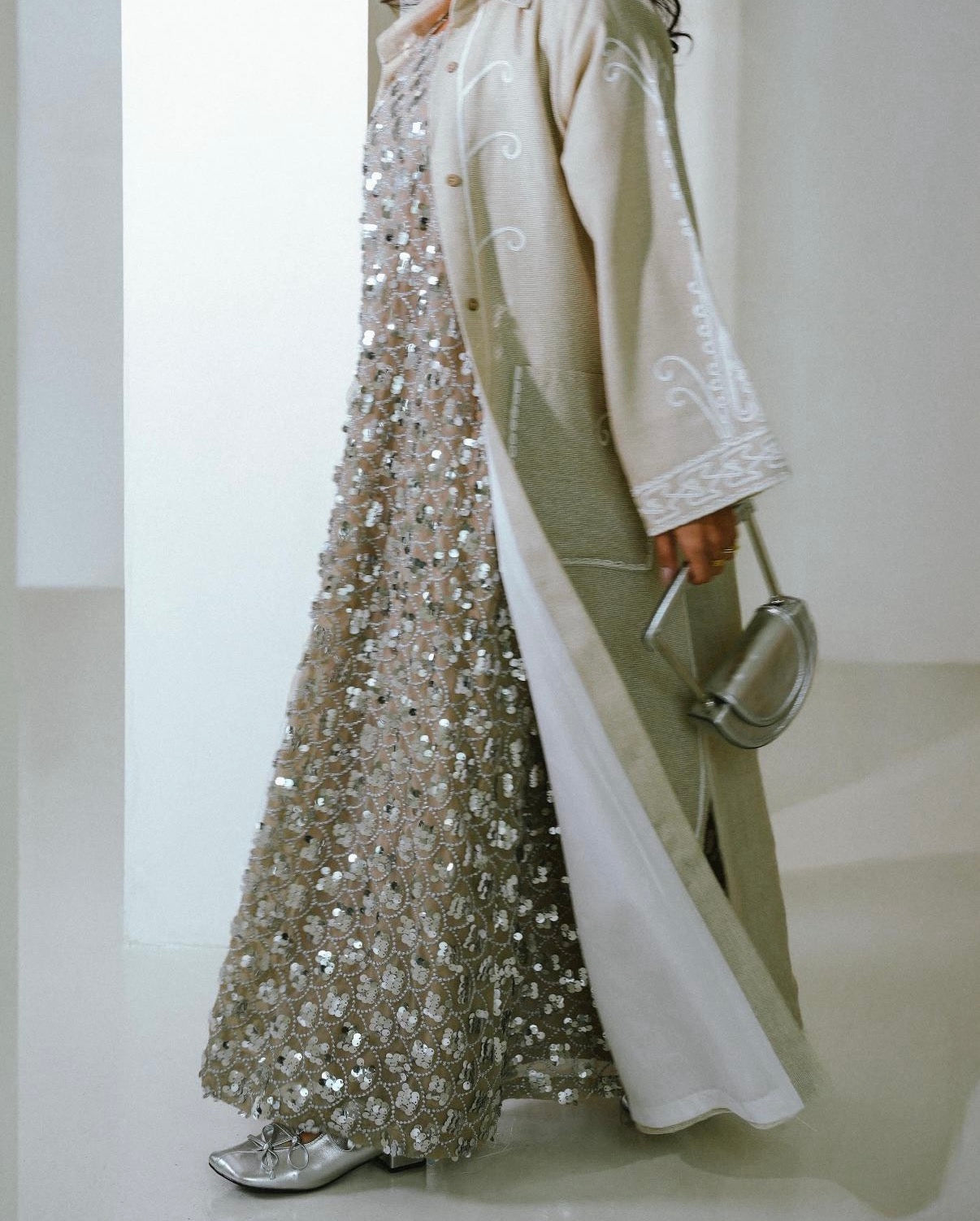Silver Bisht
